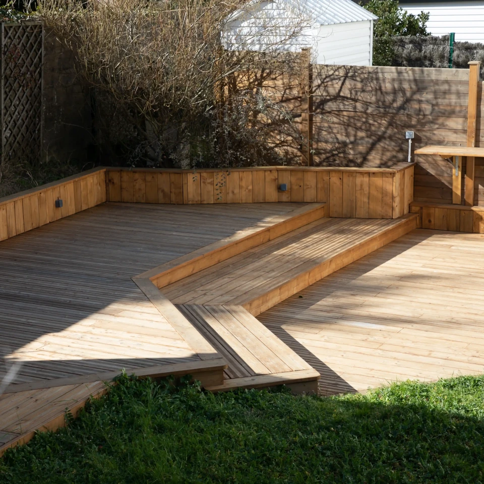 Entrepreneur certifié en construction de patio